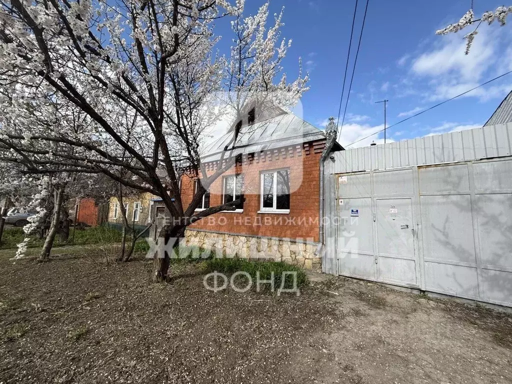 Дом в Саратовская область, Энгельс ул. Дзержинского, 39 (110 м) - Фото 1