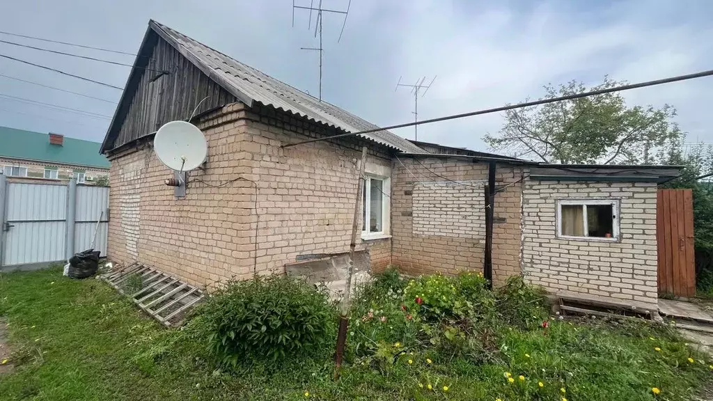 Дом в Оренбургская область, пос. Саракташ ул. Заводская, 84А (43 м) - Фото 1