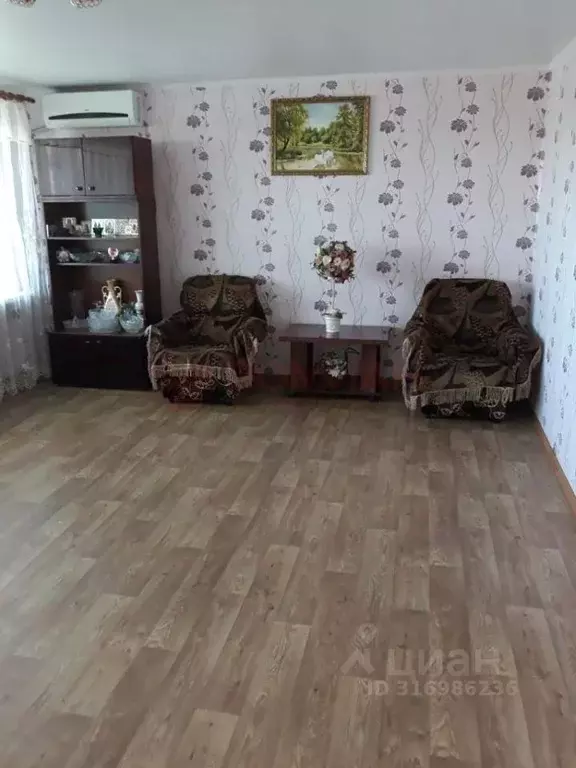 3-к кв. Ростовская область, Новочеркасск ул. Крылова (105.0 м) - Фото 0