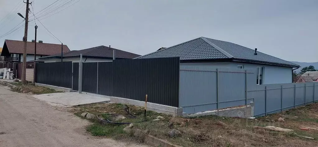 Дом в Севастополь с. Орлиное, ул. Тенистая (130 м) - Фото 1