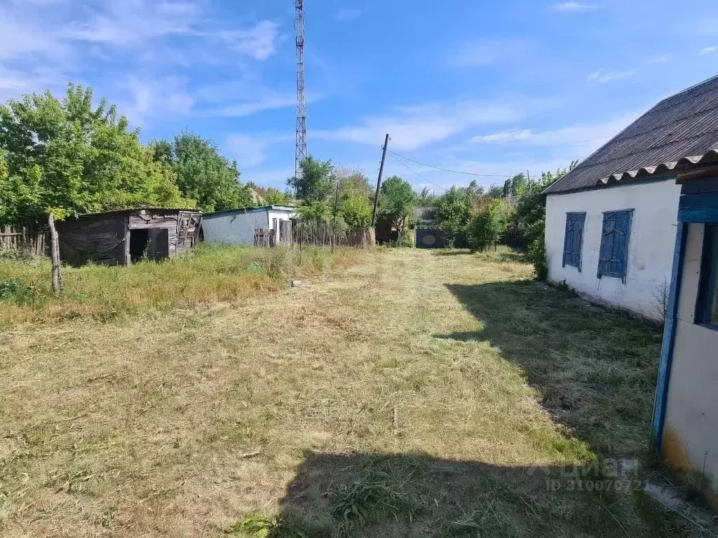 Дом в Ростовская область, Тацинский район, Скосырская ст-ца Речной ... - Фото 1