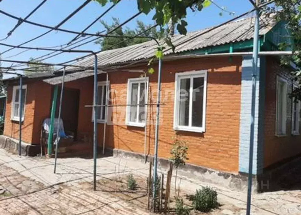 Дом в Калмыкия, Городовиковск Комсомольский пер. (60 м) - Фото 1