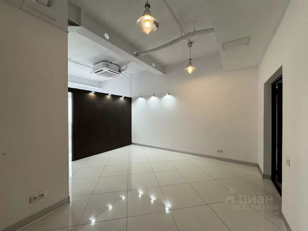 Помещение свободного назначения в Свердловская область, Екатеринбург ... - Фото 1