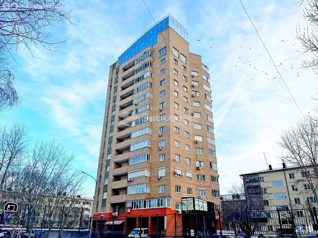 4-комнатная квартира: Тюмень, улица Республики, 86к2 (178.3 м) - Фото 0
