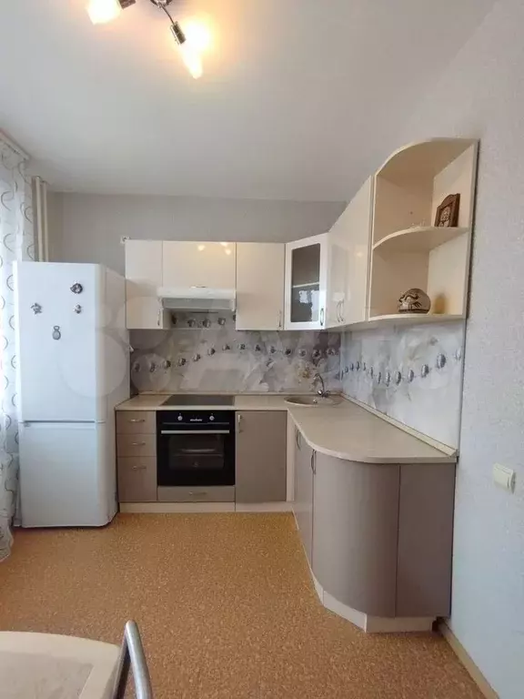 1-к. квартира, 37 м, 4/10 эт. - Фото 0