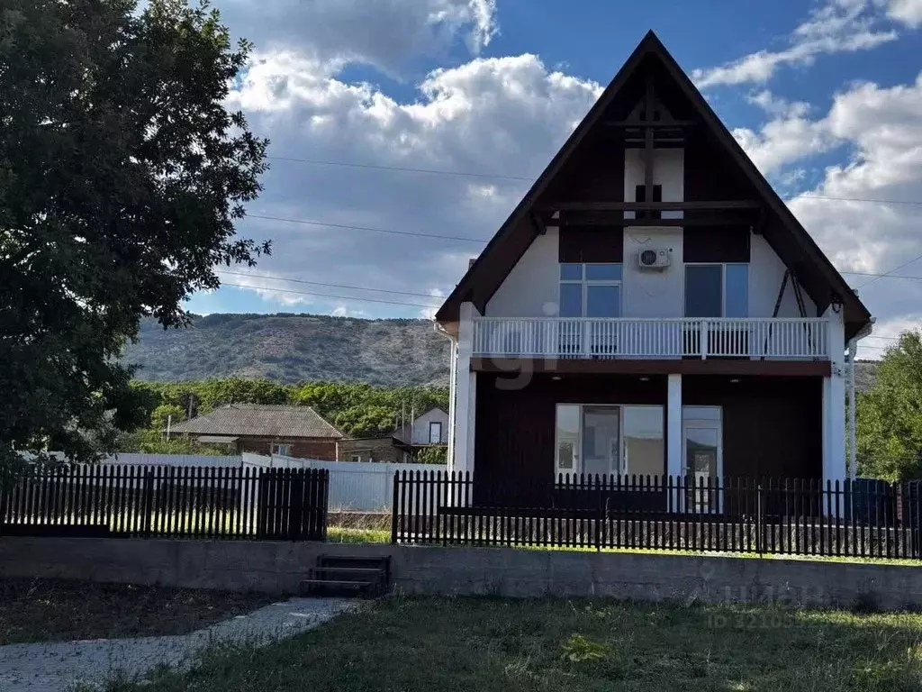 Дом в Крым, Кировский район, Старый Крым городское поселение ул. ... - Фото 1