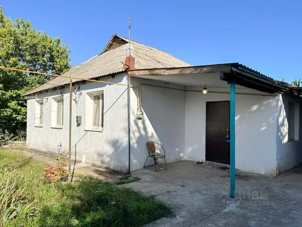 Дом в Крым, Симферопольский район, Добровское с/пос, с. Заречное ул. ... - Фото 1