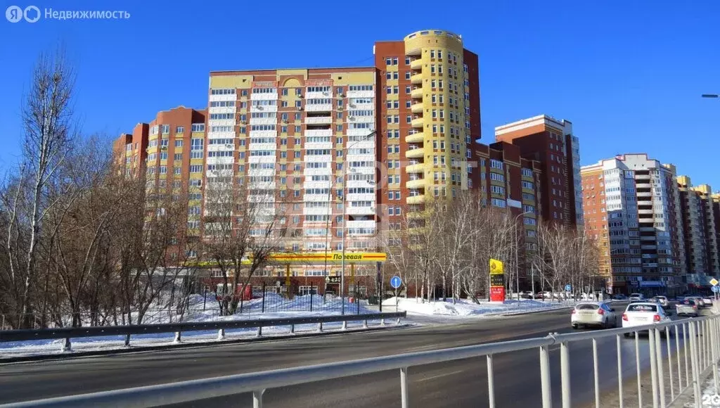 2-комнатная квартира: Тюмень, улица Чернышевского, 2Б (61.8 м) - Фото 0