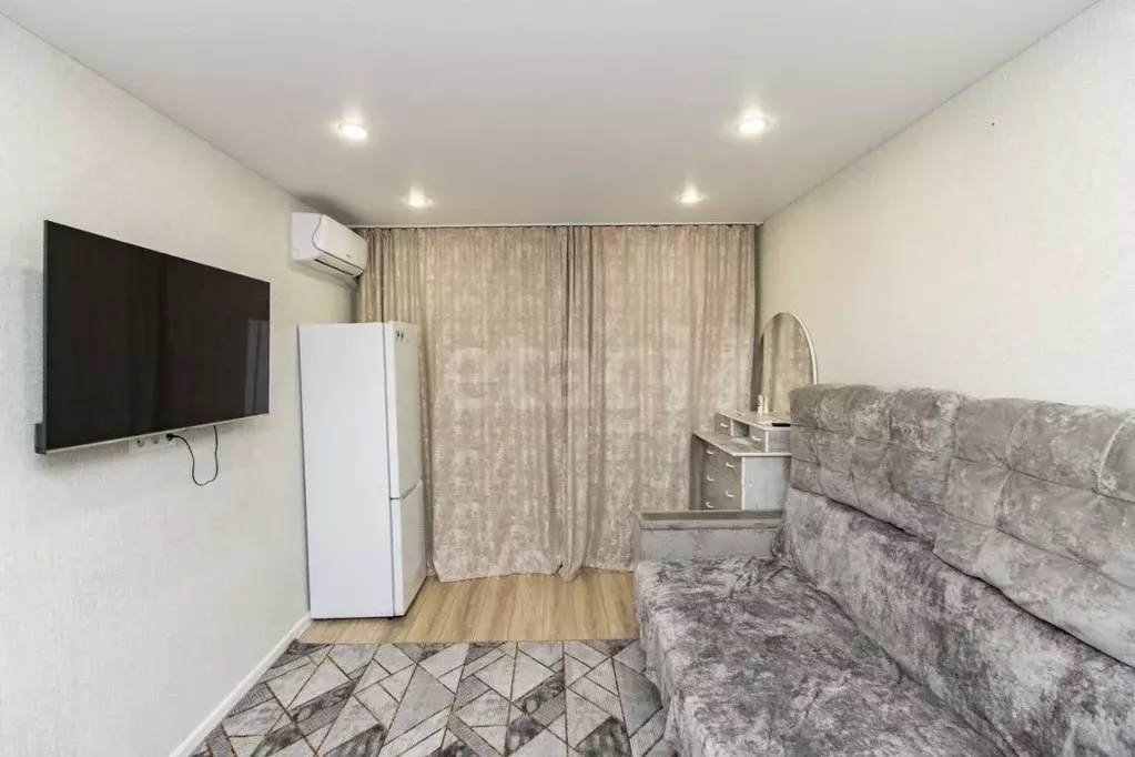 2-к кв. Тюменская область, Тюмень проезд Геологоразведчиков, 32 (43.2 ... - Фото 1