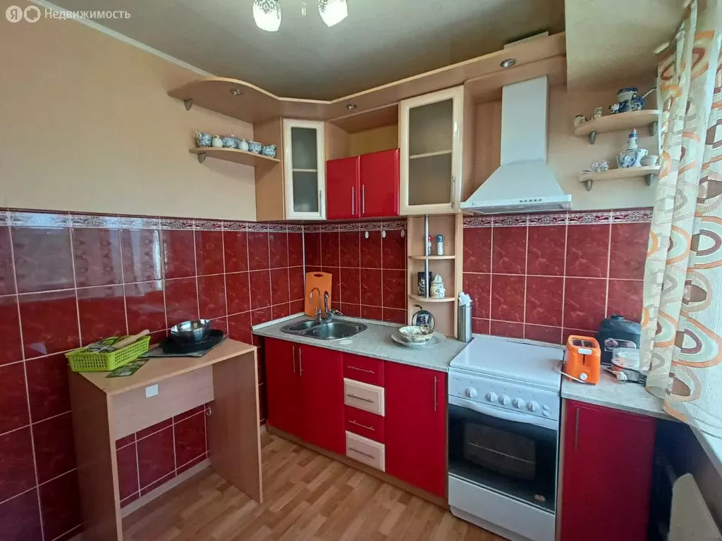 3-комнатная квартира: Орёл, площадь Поликарпова, 10 (71 м) - Фото 0
