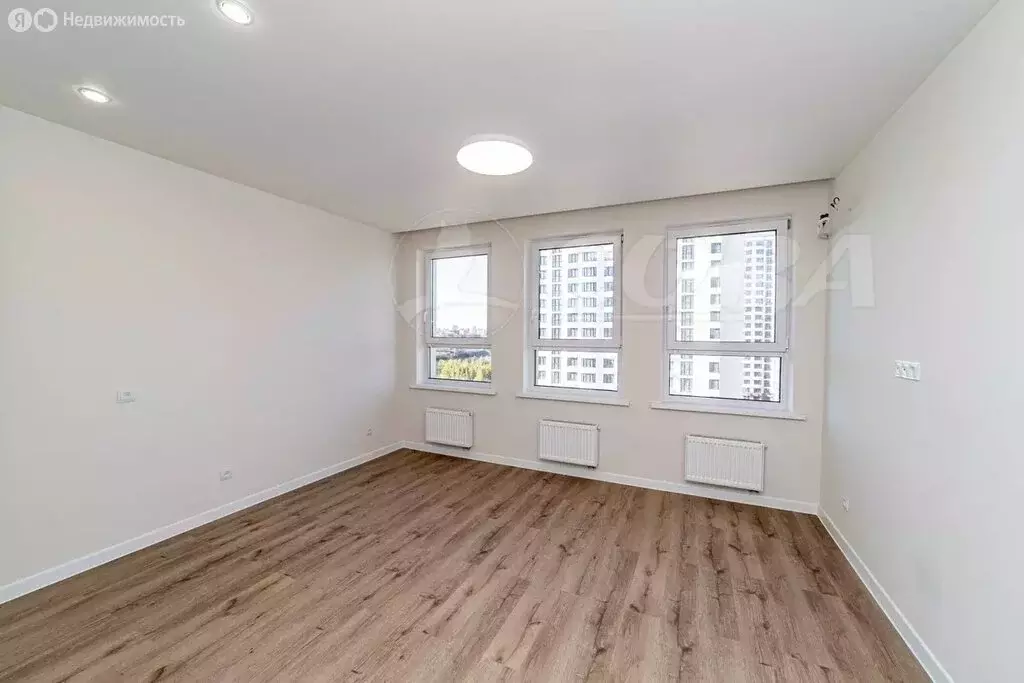 Квартира-студия: Тюмень, улица Евгения Войнова, 3 (24 м) - Фото 2