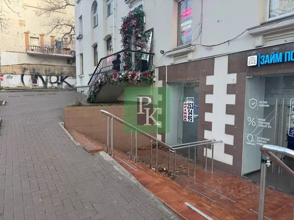 Торговая площадь в Севастополь ул. Адмирала Октябрьского, 3 (93 м) - Фото 2