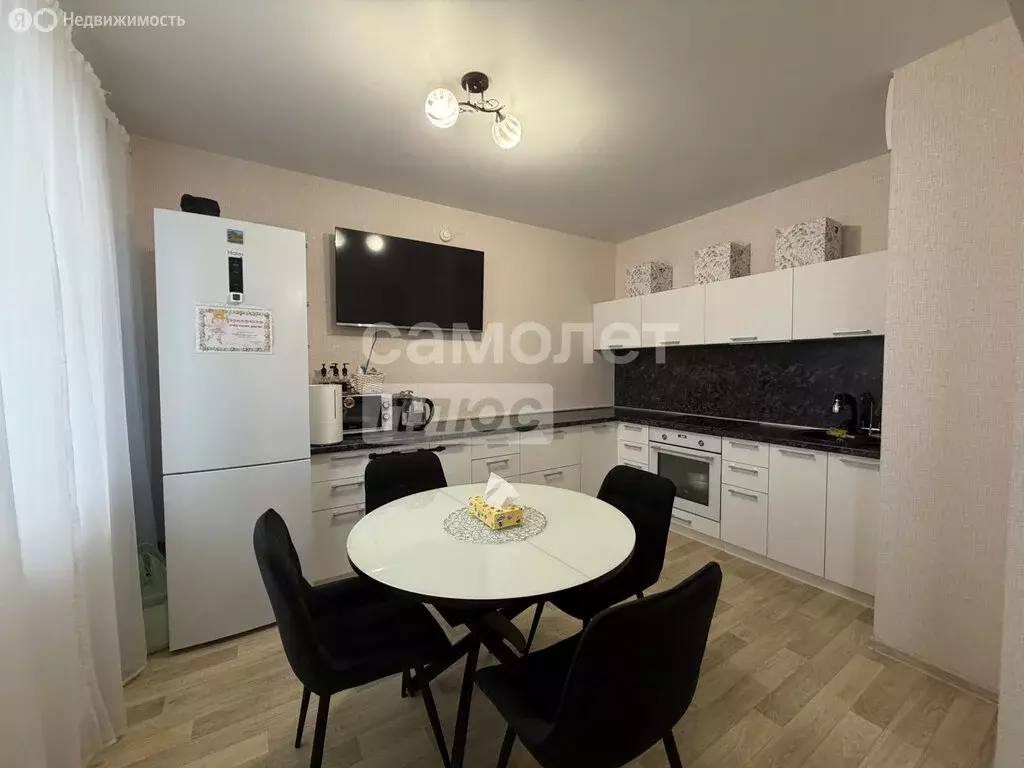 2-комнатная квартира: Челябинск, улица Маршала Чуйкова, 5 (52 м) - Фото 2