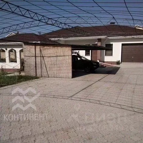 Дом в Крым, Черноморское пгт ул. Цветочная, 7 (150 м) - Фото 1