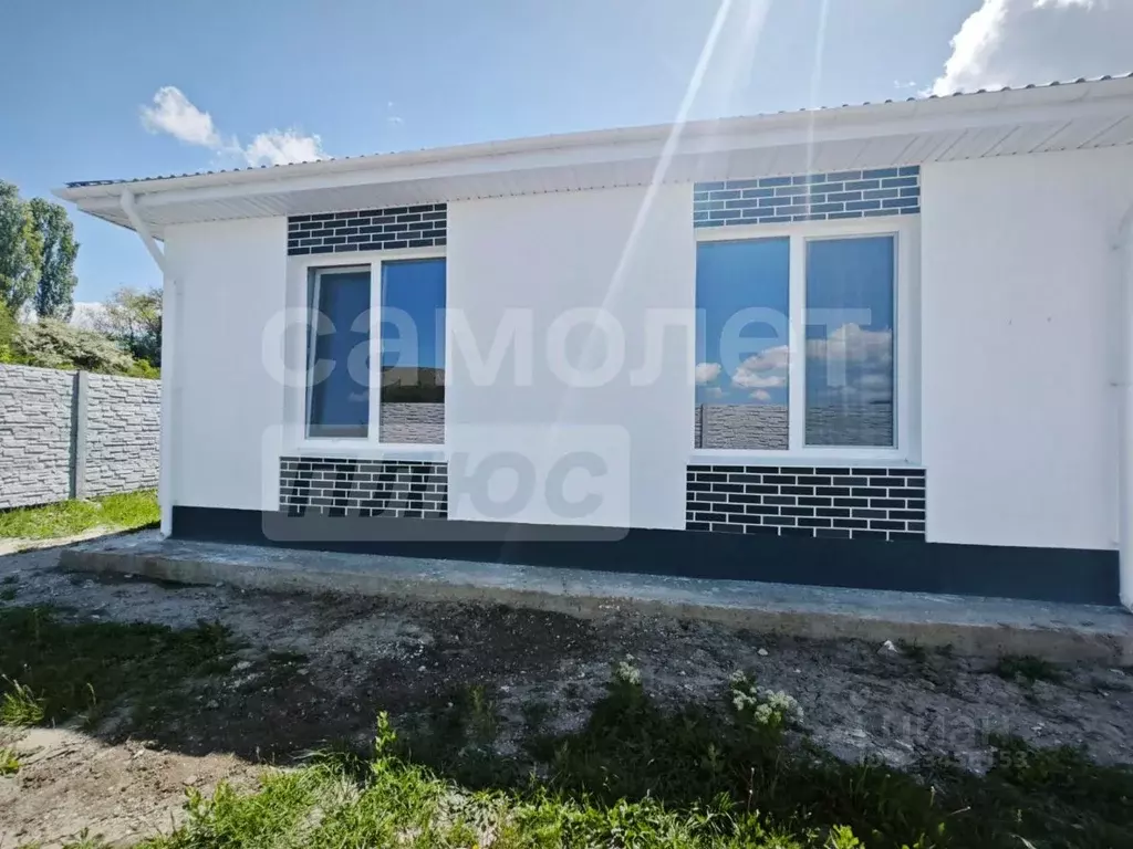 Дом в Крым, Симферопольский район, Добровское с/пос, с. Заречное ул. ... - Фото 2