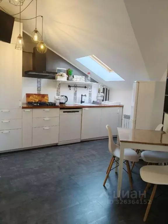 2-к кв. Краснодарский край, Геленджик Крымская ул., 19к10 (75.0 м) - Фото 1