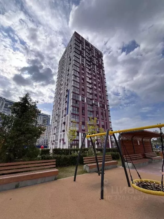 3-к кв. Брянская область, Брянск ул. Комарова, 47 (90.8 м) - Фото 1