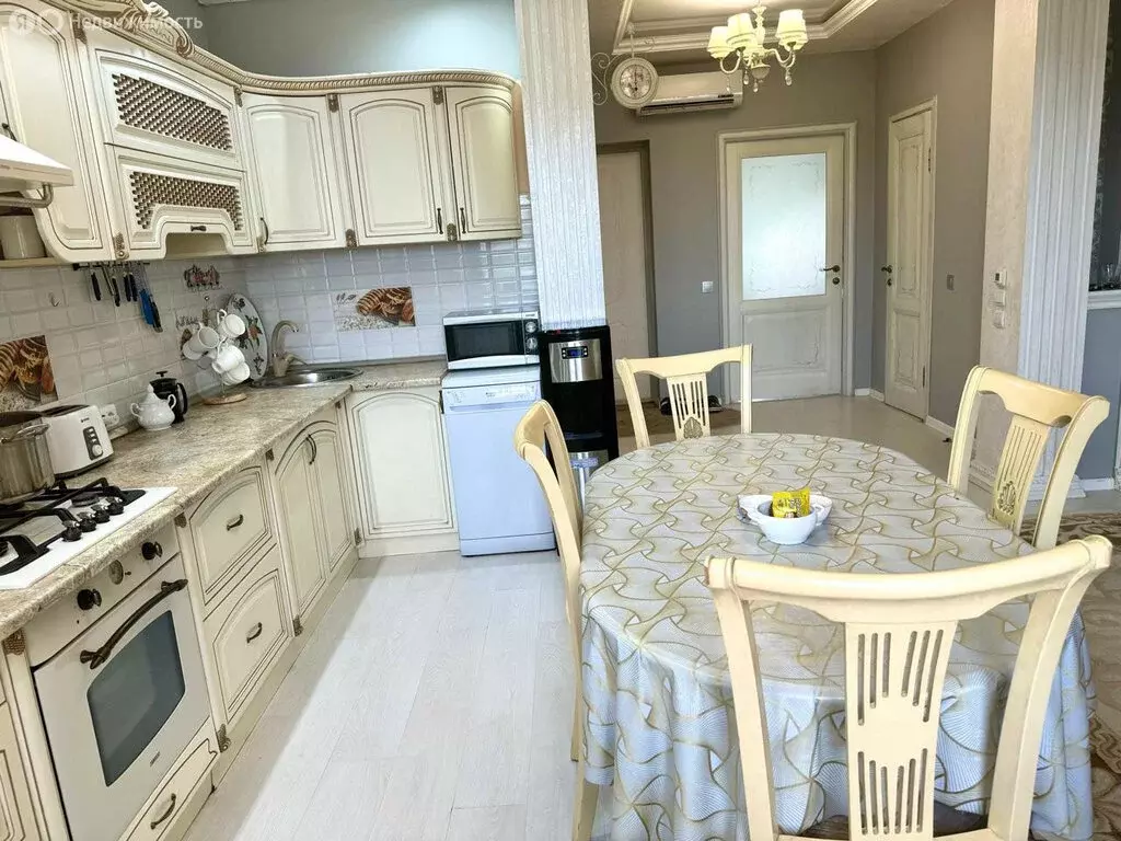 2-комнатная квартира: Астрахань, улица Куликова, 81 (57.1 м) - Фото 2