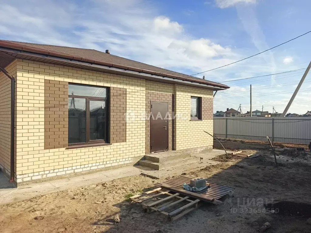 Дом в Волгоградская область, Краснослободск Среднеахтубинский район, ... - Фото 1