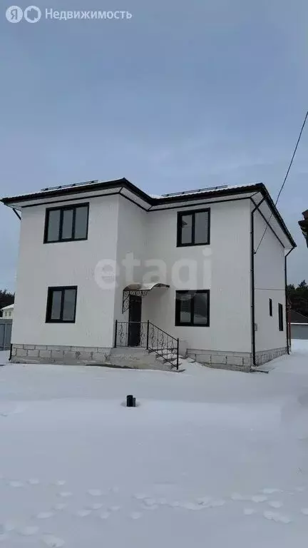 Дом в село Лесниково, Лесная улица (200 м) - Фото 1