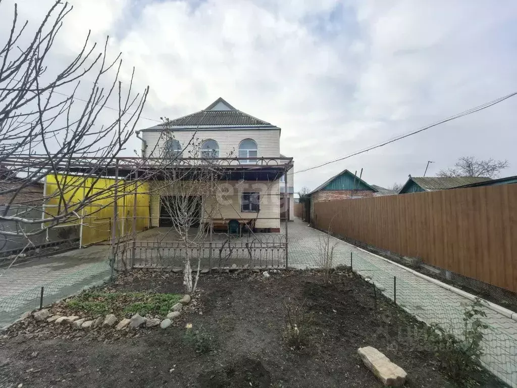 Дом в Краснодарский край, Ейск ул. Павлова (245 м) - Фото 1