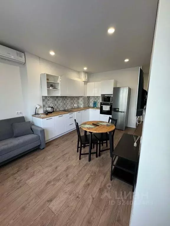 2-к кв. Челябинская область, Челябинск Российская ул., 75 (40.8 м) - Фото 0