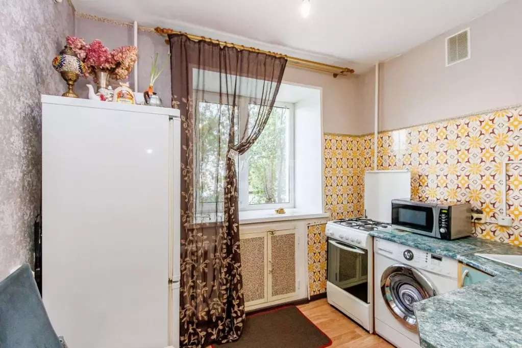 3-к кв. Тюменская область, Тюмень ул. Карла Маркса, 10 (50.1 м) - Фото 1