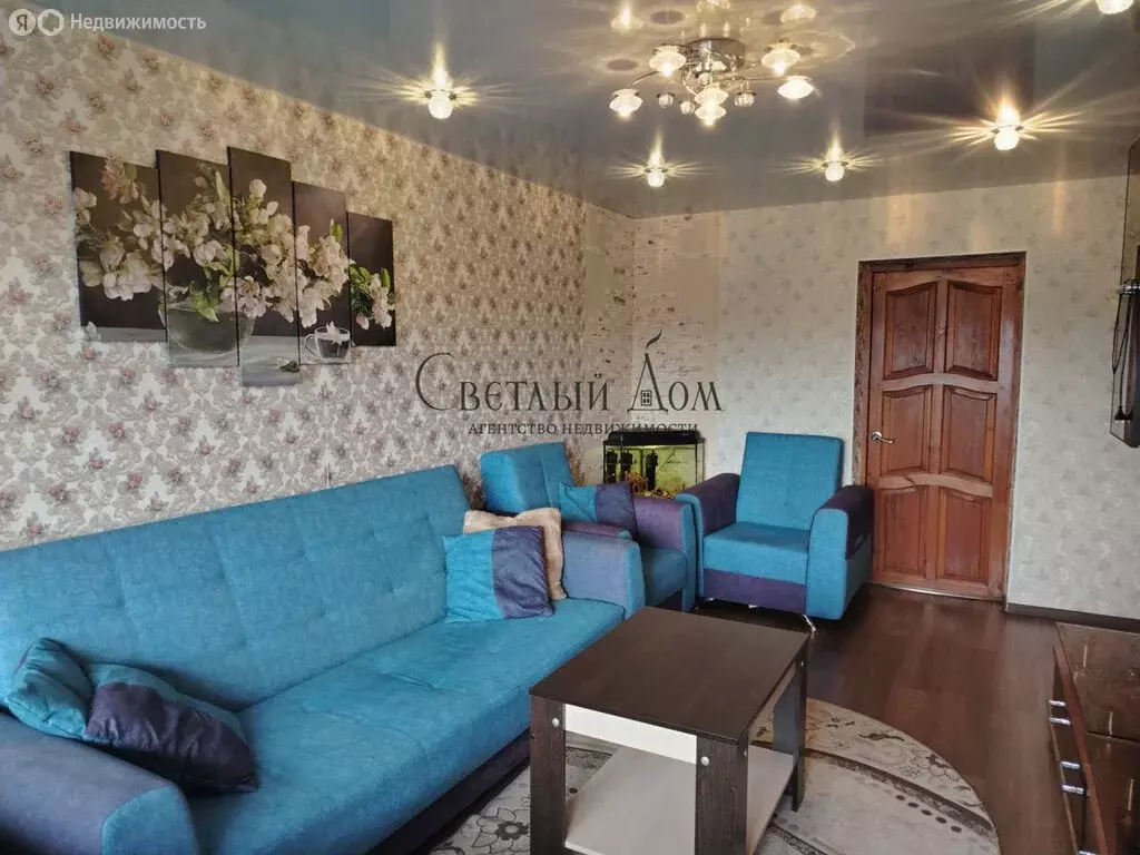 3-комнатная квартира: Чернушка, Коммунистическая улица, 27 (58.7 м) - Фото 1