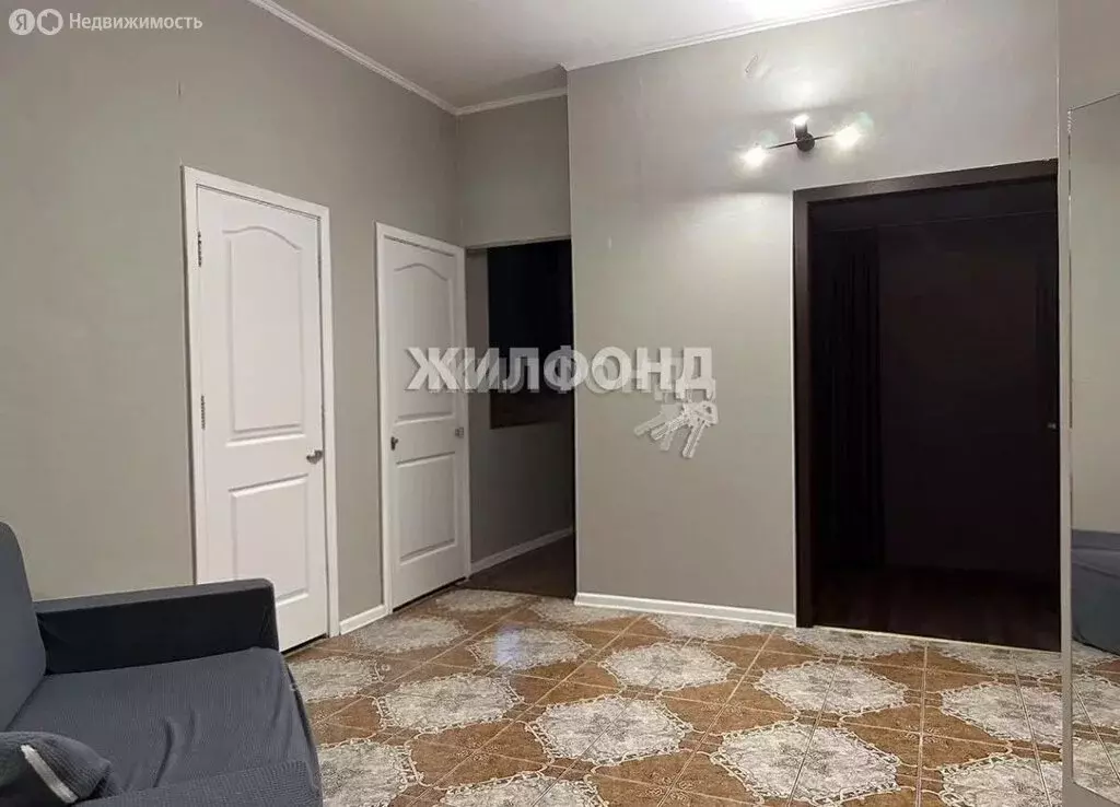 Квартира-студия: Абакан, улица Кирова, 112/1 (79.8 м) - Фото 1