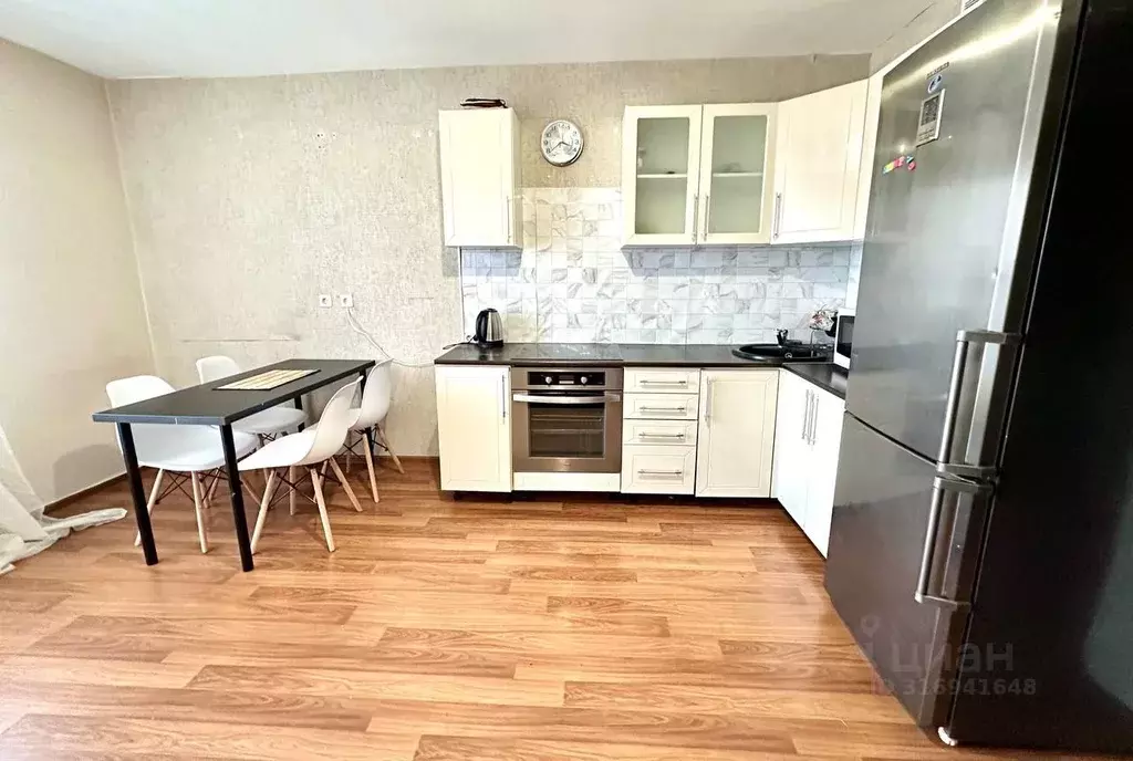 2-к кв. Свердловская область, Екатеринбург ул. Щорса, 105 (75.0 м) - Фото 1