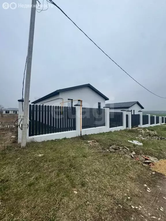 Дом в посёлок Виноградный, Красная улица (120 м) - Фото 2