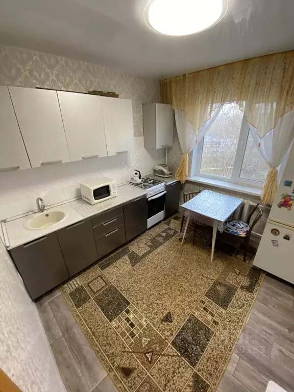3-к кв. Саратовская область, Саратов ул. Имени П.Ф. Батавина, 4 (63.0 ... - Фото 0