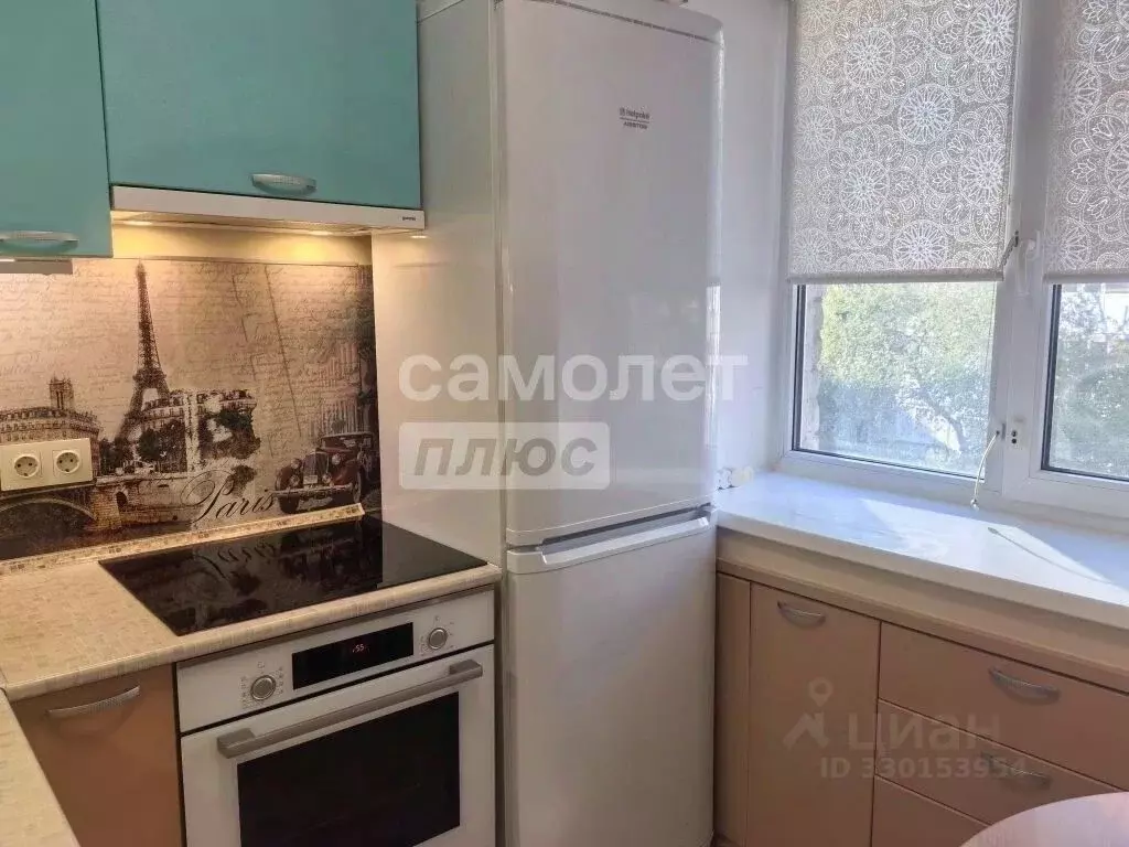 3-к кв. Тюменская область, Тюмень ул. Малыгина, 71 (59.8 м) - Фото 1