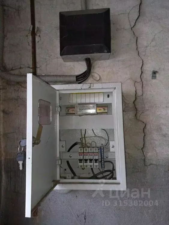 Гараж в Кемеровская область, Белово ул. Юности, 19А (30 м) - Фото 1