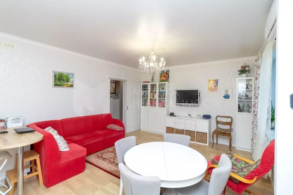 2-к кв. Тюменская область, Тюмень ул. Парада Победы, 9 (49.0 м) - Фото 1