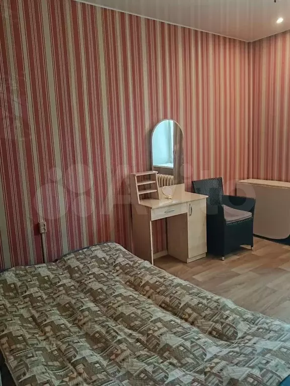 Комната 19 м в 6-к., 2/4 эт. - Фото 1