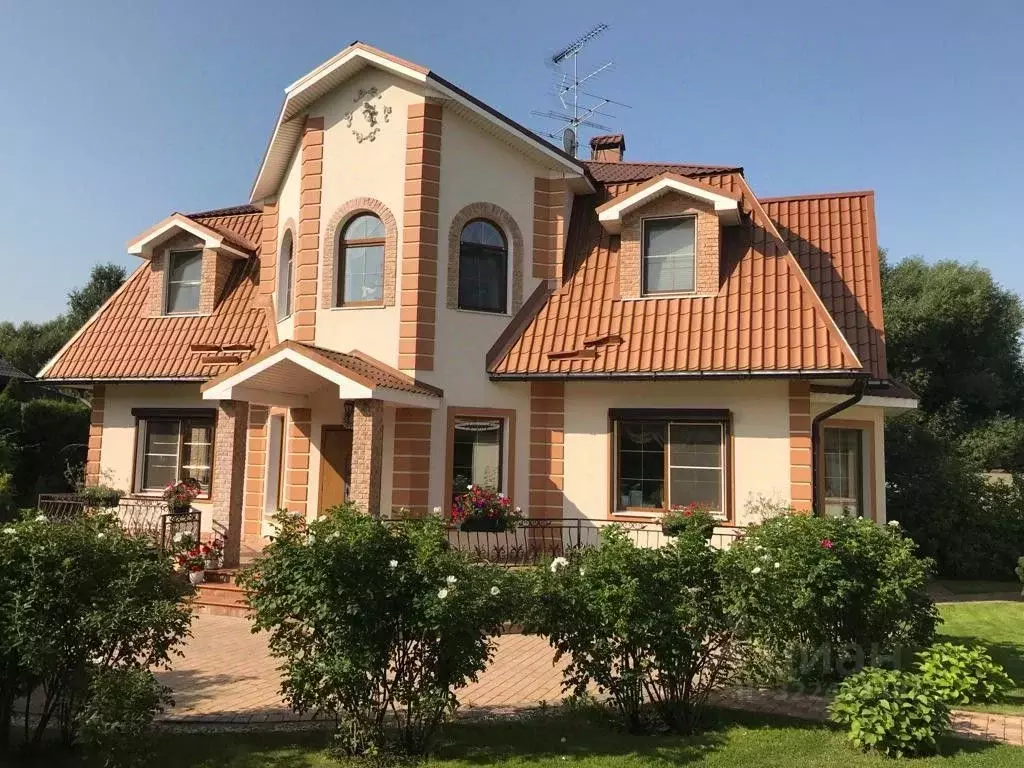 Коттедж в Москва д. Сосенки, Дубровка жилой комплекс (300 м) - Фото 1