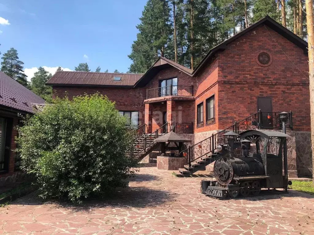 Дом в Свердловская область, Сысерть ул. Титова, 55 (600 м) - Фото 1