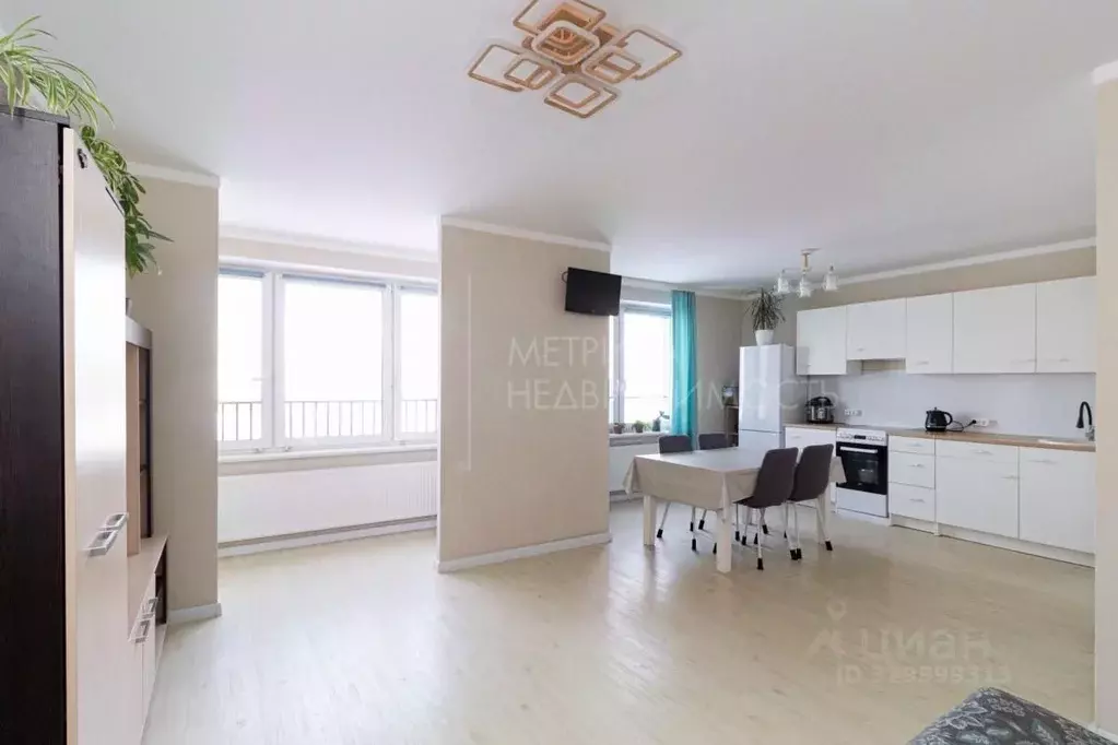 2-к кв. Тюменская область, Тюмень ул. Газовиков, 34 (80.9 м) - Фото 1