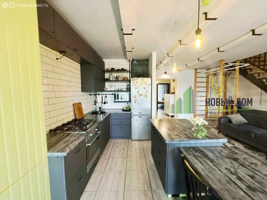 4-комнатная квартира: Великий Новгород, район Торговая сторона, улица ... - Фото 2