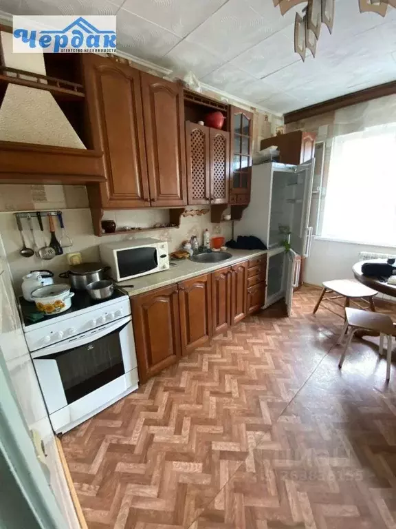 3-к кв. Омская область, Омск ул. Конева, 38 (85.0 м) - Фото 0