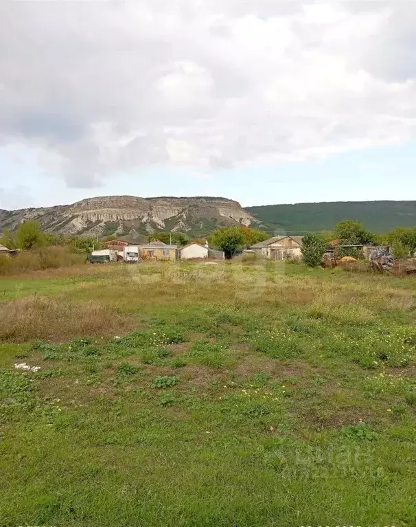Участок в Крым, Белогорский район, с. Мичуринское ул. Школьная, 4 (7.0 ... - Фото 1