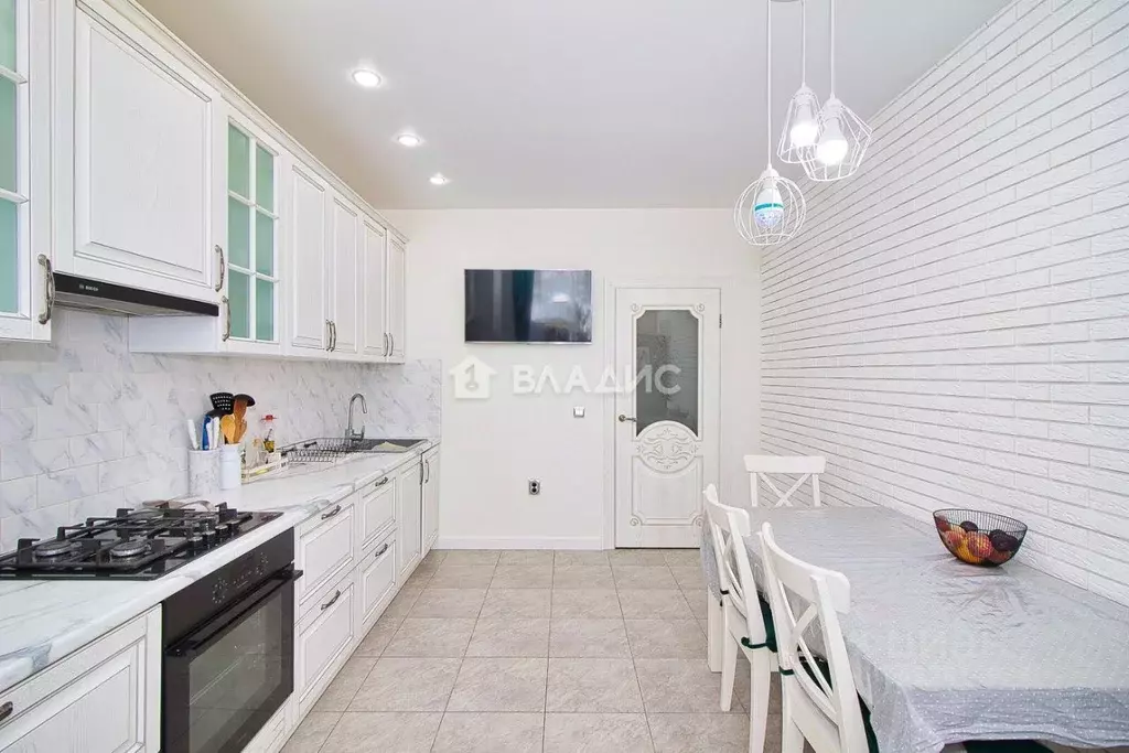 2-к кв. Владимирская область, Владимир ул. Гвардейская, 15Б (64.0 м) - Фото 2