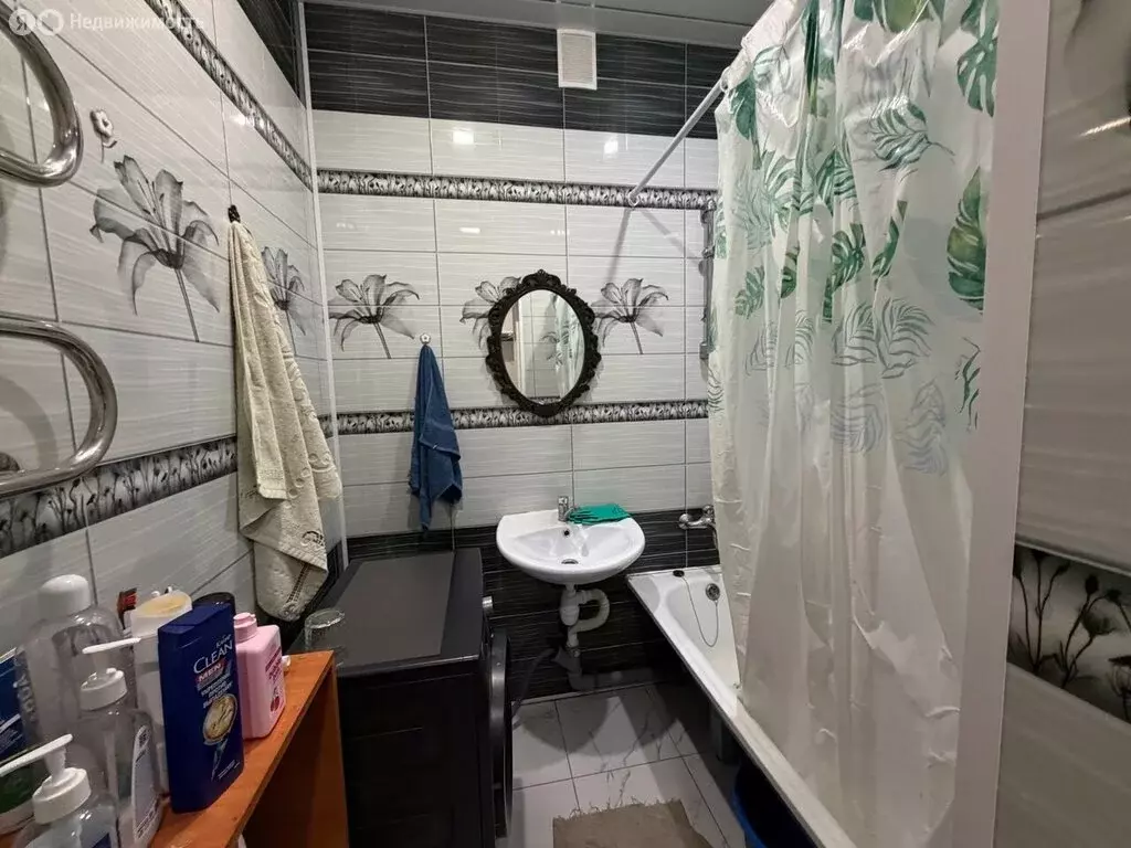 3-комнатная квартира: Волхов, Волховский проспект, 33 (70 м) - Фото 1