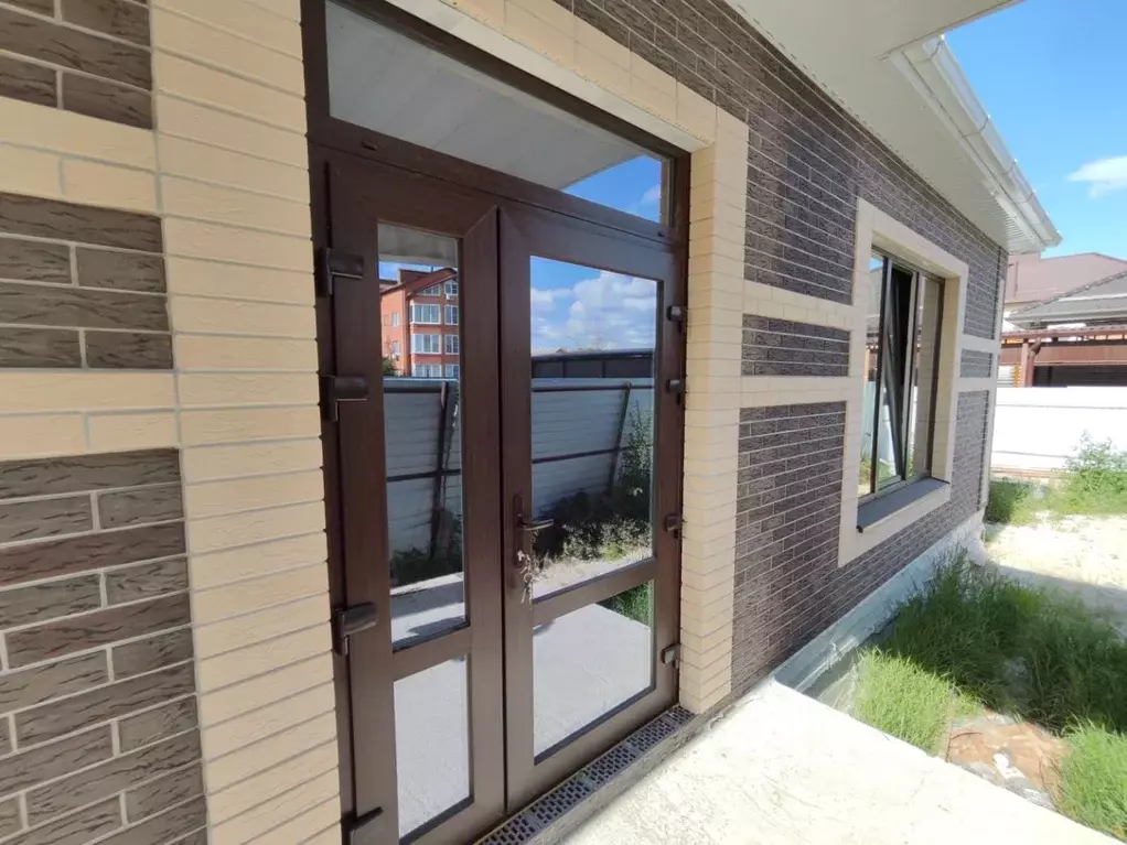 Дом в Ростовская область, Батайск ул. Орджоникидзе, 1 (100 м) - Фото 2