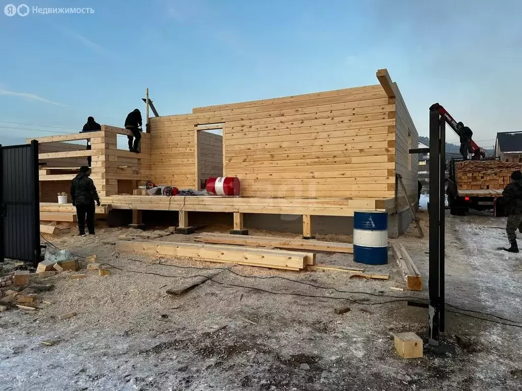 Дом в село Нижний Саянтуй, ДНТ Багульник, 1-й квартал (245 м) - Фото 1