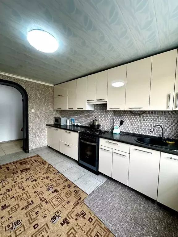 Дом в Белгородская область, Корочанский район, Шеинское с/пос, с. ... - Фото 1