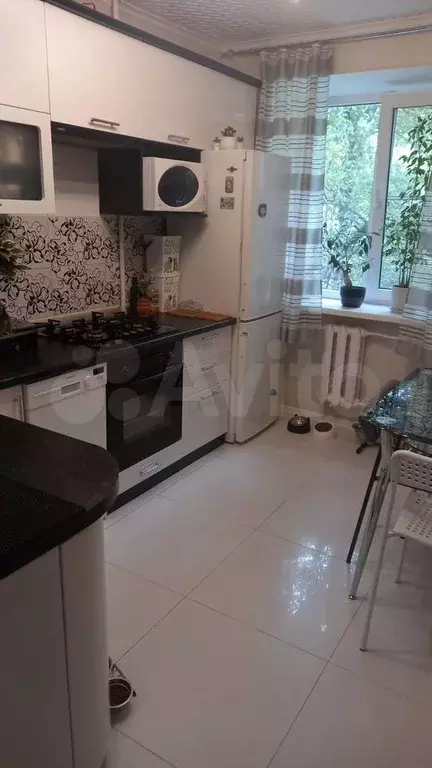 3-к. квартира, 64 м, 3/5 эт. - Фото 0