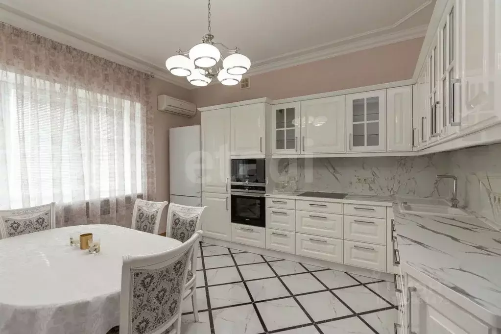 3-к кв. Тюменская область, Тюмень ул. Семакова, 6 (116.0 м) - Фото 1