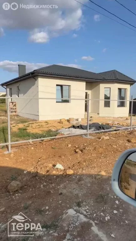 Дом в Сакский район, Веселовское сельское поселение, село Наташино ... - Фото 0